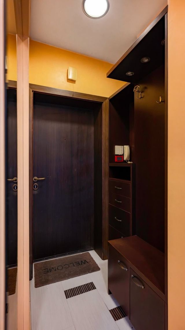 Central 1BD Apartment Next to Women's Market