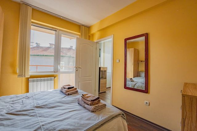 Modern 1BR Apt – Top Location, 4 min to Metro