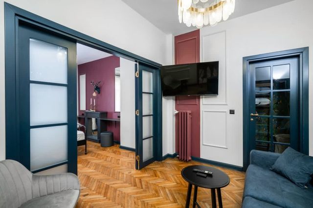 Royal Retreat - Your central designer spot - Photo 2