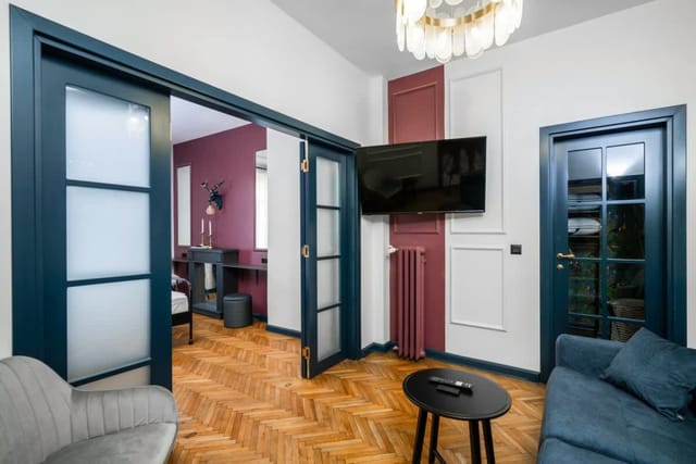 Royal Retreat - Your central designer spot - Photo 2