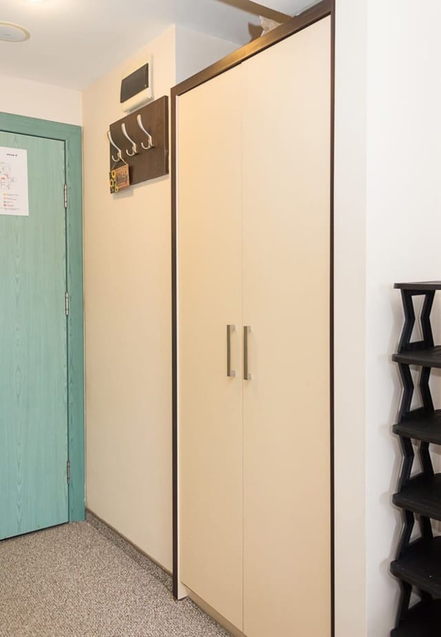 Sunny Studio in Hotel Berlin, Steps from the Beach