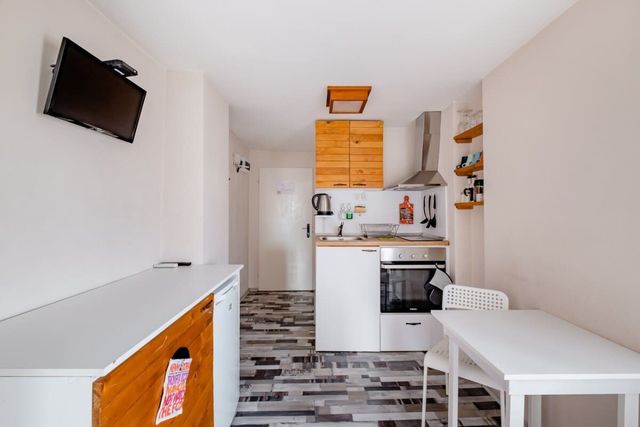 Gramophone off Vitosha Blvd: the Rhythm of Sofia