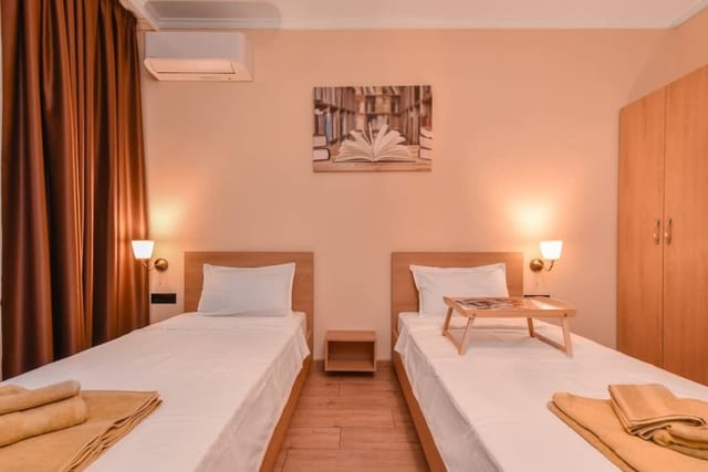 Sofia Dream Apartments - 3BD, 2BTHR - The Library - Photo 3