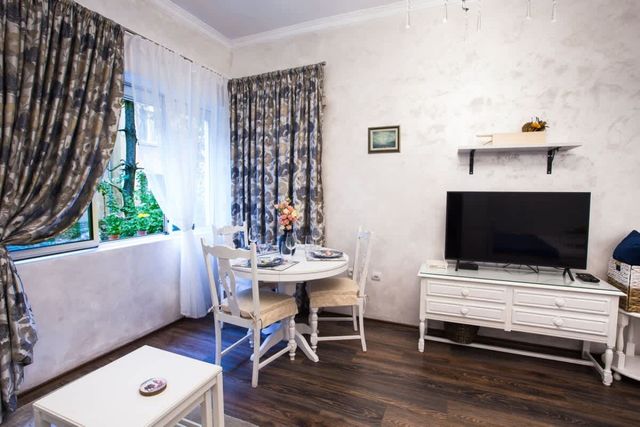 Top Center - Designer studio 1 min to Vitosha bul