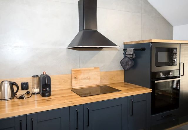 Stylish Maisonette Just Steps from the Sea Garden