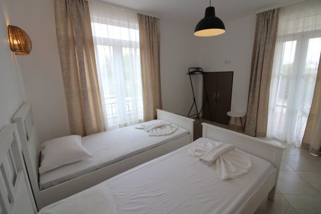 Cozy 2 bedroom apartment in Flores Garden