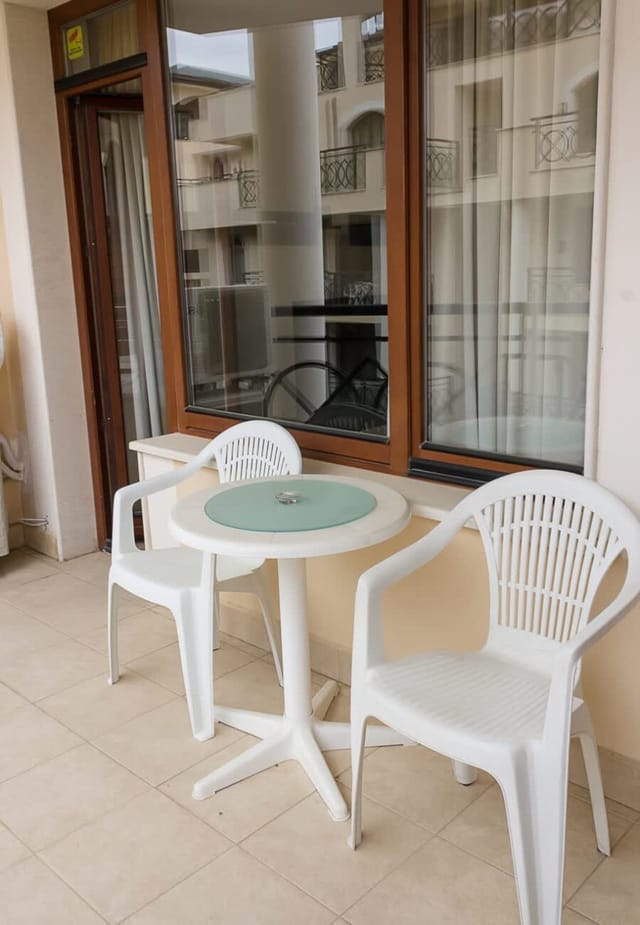 Golden Sands 1BD Apartment