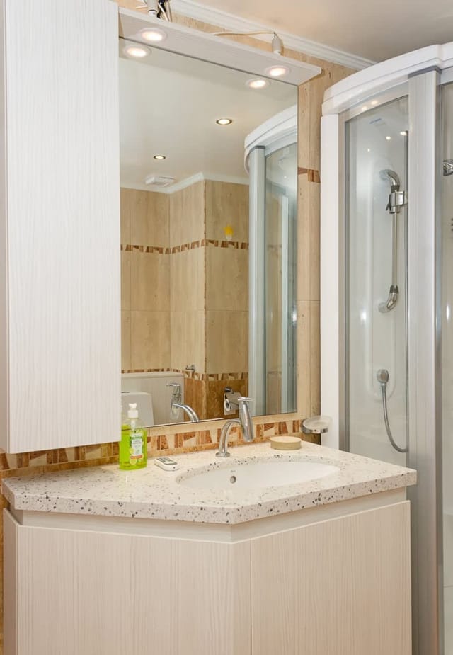 Port Palace 2BD Flat  Amazing Sea View