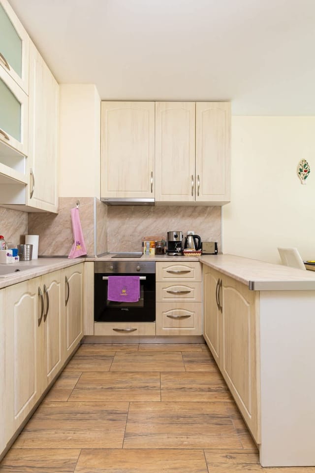 Stylish 2BD Apartment with a Nice Cozy Terrace