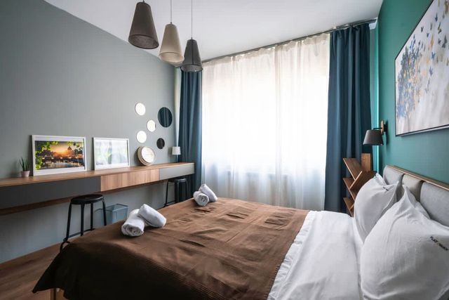 Lux Flat next to Park with working space