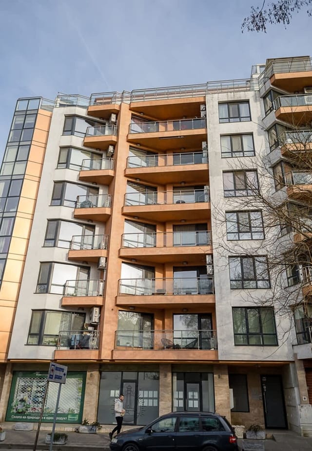 Modern Comfort & Vintage Charm with Panoramic View