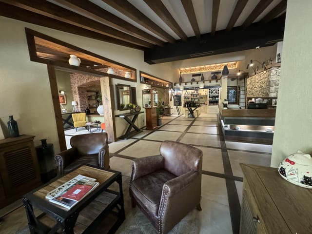 Zornitza Family Estate - Hotel