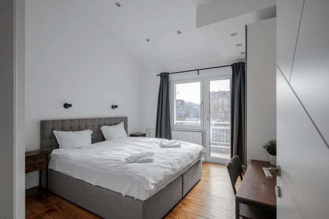 Luminous Central Retreat Spacious 2BD Apartment