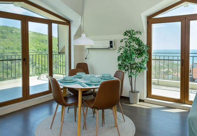 Panoramic Sea-View | 2-Bedroom Flat with Terrace - Photo 2