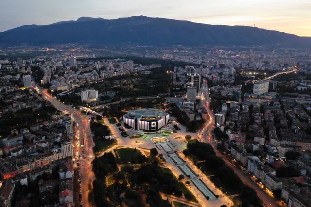 Top Center - Designer studio 1 min to Vitosha bul