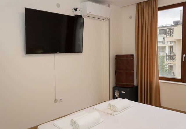 Golden Sands 1BD Apartment