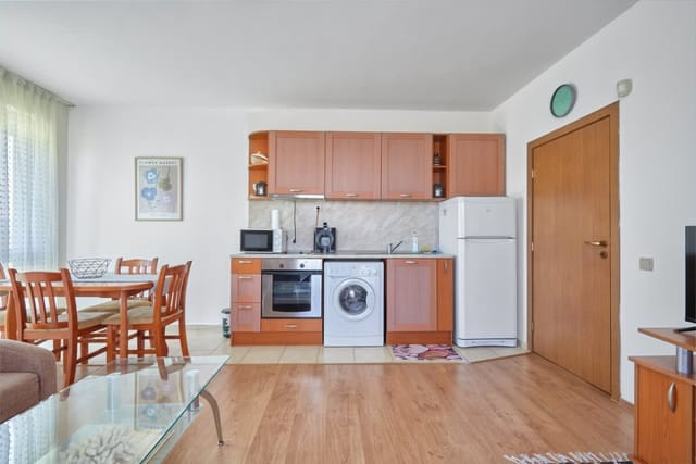 Charming 1-Bedroom Apartment in Ravda