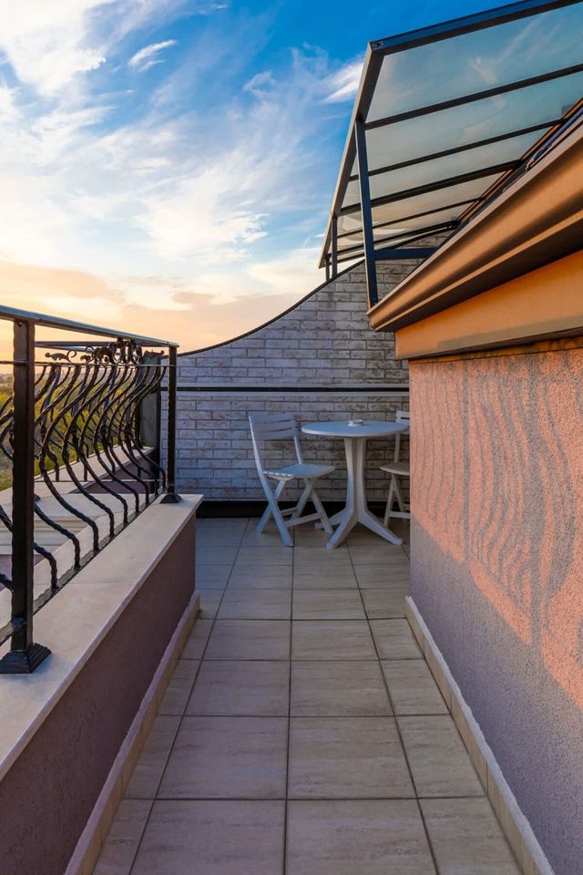 Beautiful 1BD Apartment with a Parking Spot