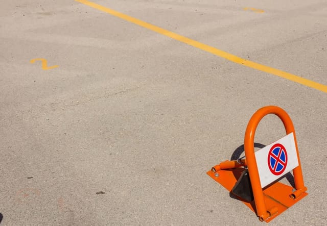 Spacious 3BD Flat with Large Terrace & Sea View