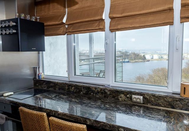 Modern Comfort & Vintage Charm with Panoramic View