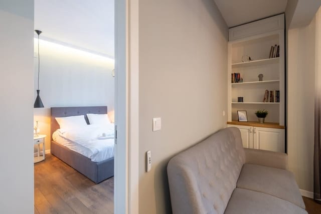 Designer & Cozy 2BD Flat In the city center