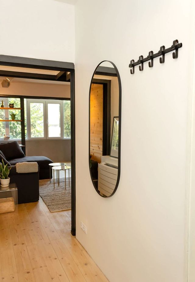 Bright & Spacious Apartment with a Charming Balcon