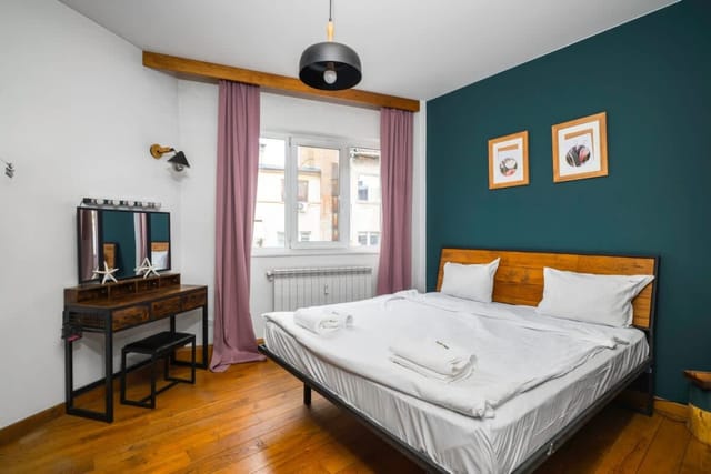 Central 3BD w/ Fast Wi-Fi | 2 min to Vitosha Blvd - Photo 3