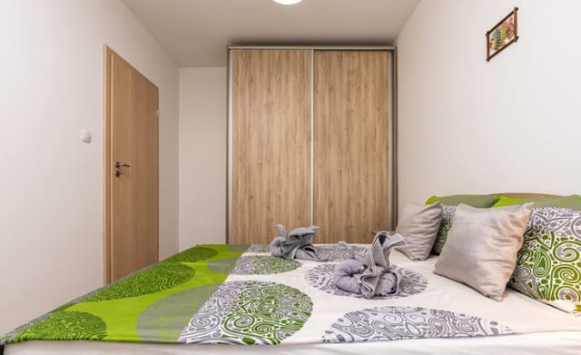 Stylish 2BD Apartment with a Nice Cozy Terrace