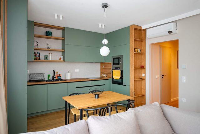 Spacious 2BR Apartment - Modern Design