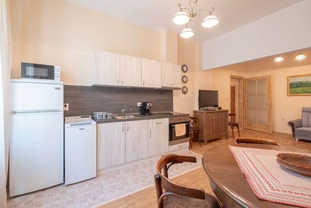 Urban Haven Retreat - Photo 3