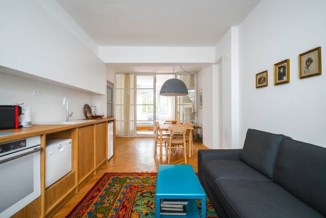 Cozy 2BD Flat in The Vintage Spot