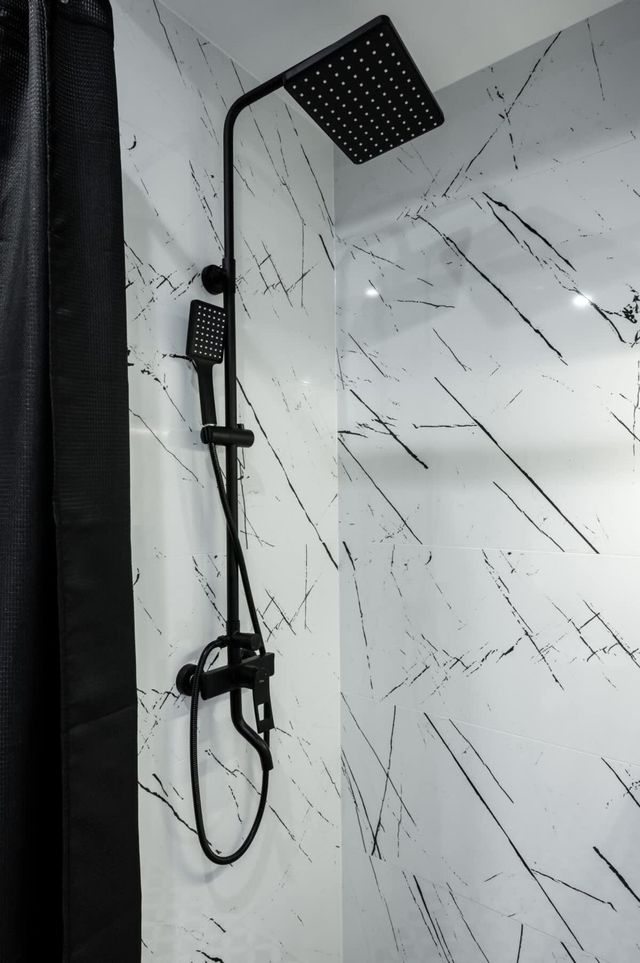 Central Stylish Suite & Studio with Shared Terrace