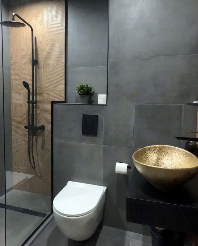 Contemporary Home with Balcony