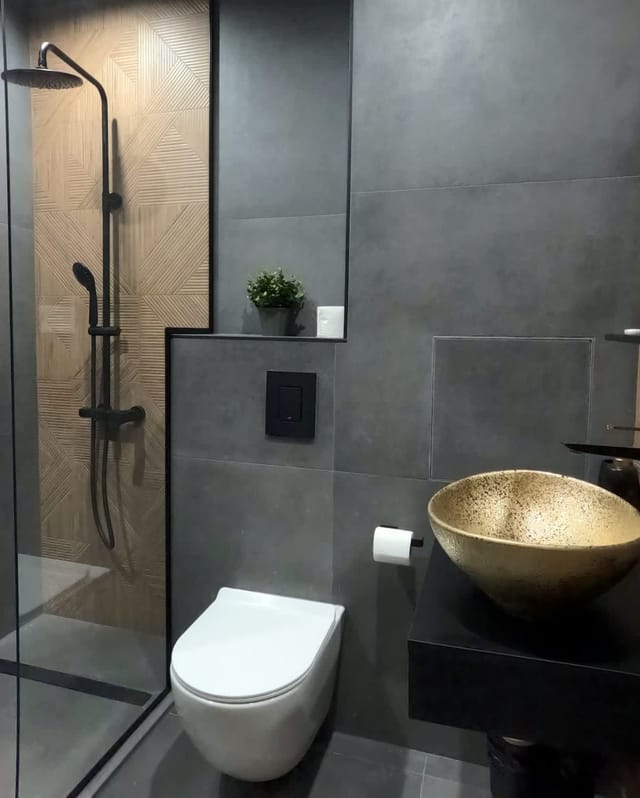 Contemporary Home with Balcony