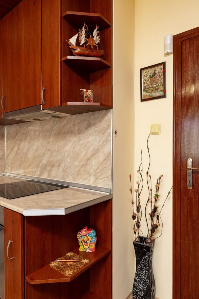 Comfort Corner - 1BD with Balcony