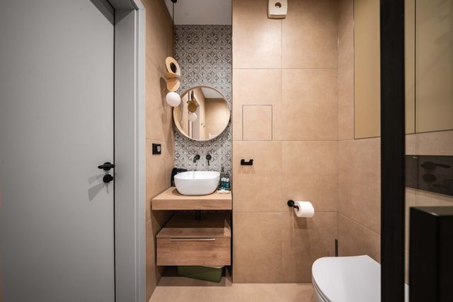 Spacious 2BR Apartment - Modern Design