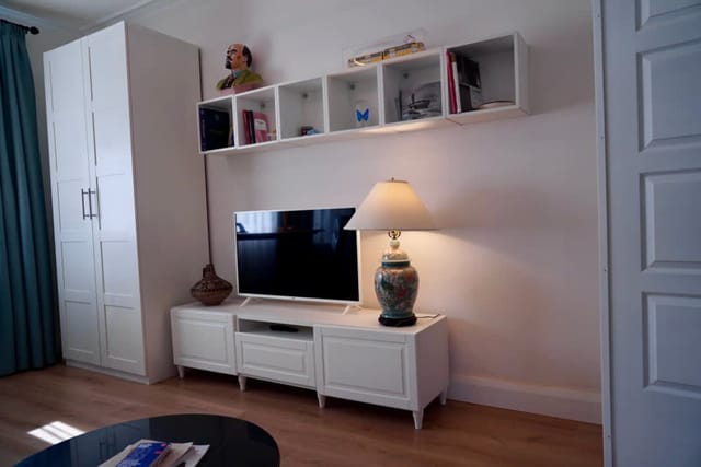 A French affair. With parking, style and elegance.