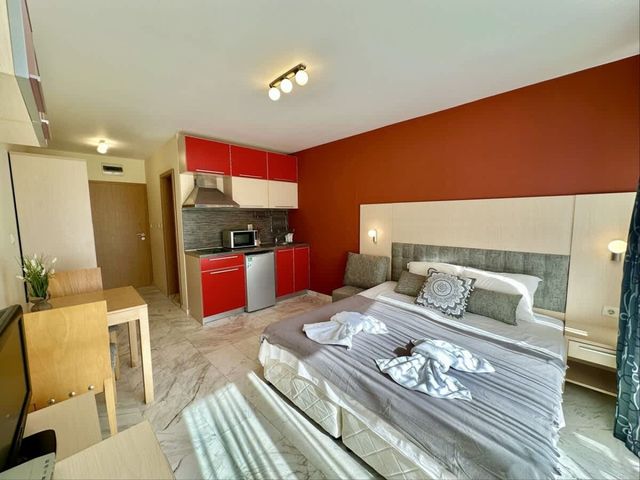 River Park Cozy Studio with pool view