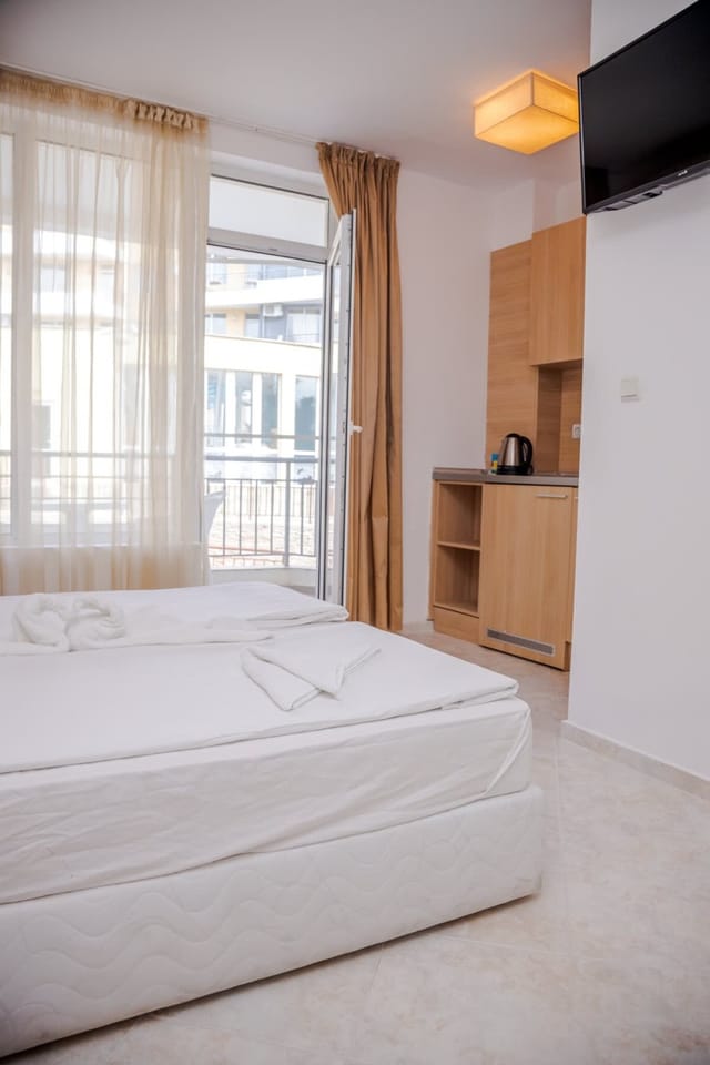 Sunset Studio in Kosharitsa | Pool | SPA | Gym | Parking