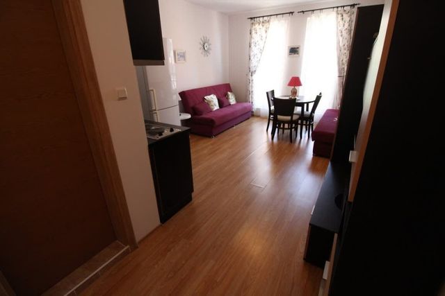 Sunny Day 6 Family Studio