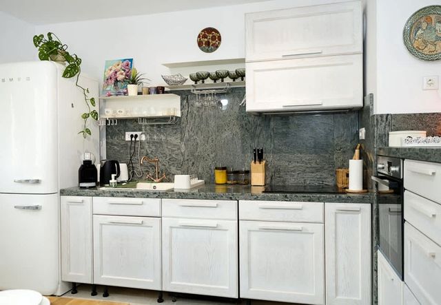 Stylish Flat with Balcony & City Views–Briz, Varna