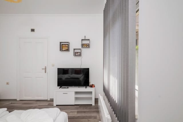 Central 1BD Next to Womens Market and Sofia's Gems