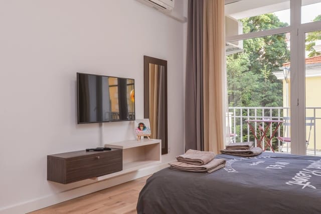 MOCCA Studio - Crystal Garden