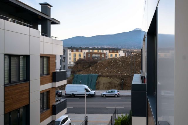 Warm & Spacious Stay with Balcony