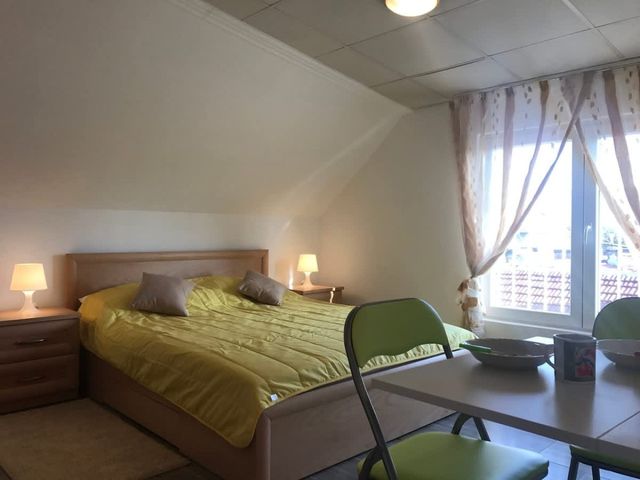 Top Center Studio - The Nest