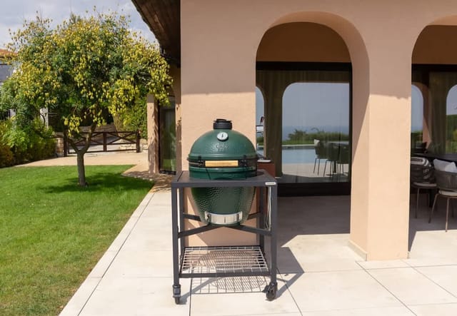 Luxury 4-bedroom Villa in Black Sea Rama Resort