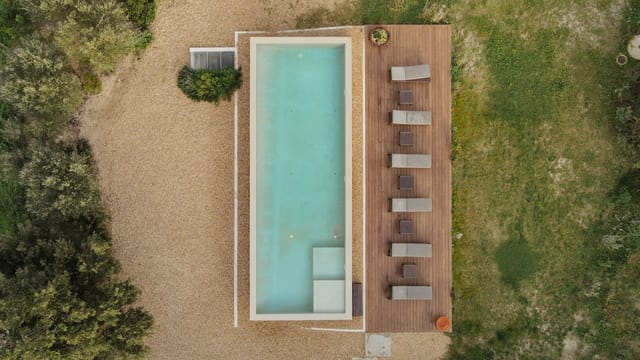 Casa da Volta — Contemporary Walled Villa with Courtyards & Exceptional Natural Light