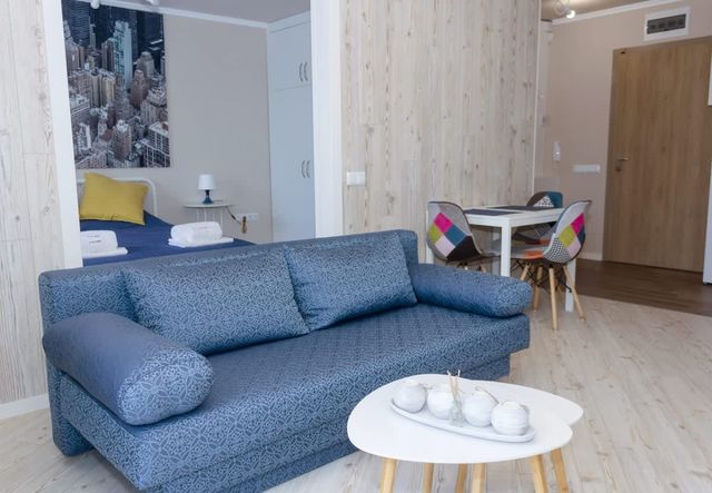 Sunny Blue  One-Bedroom Flat with Balcony