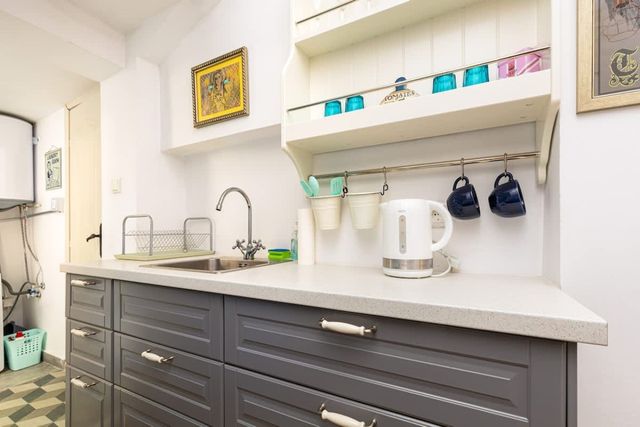 The Old Town Vintage 2-Bedroom Jewel