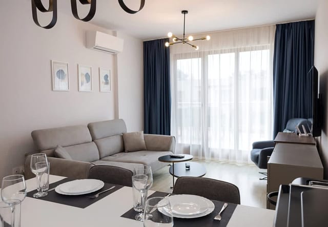 Moonlight Terrace – Panoramic Views, Luxe Comfort